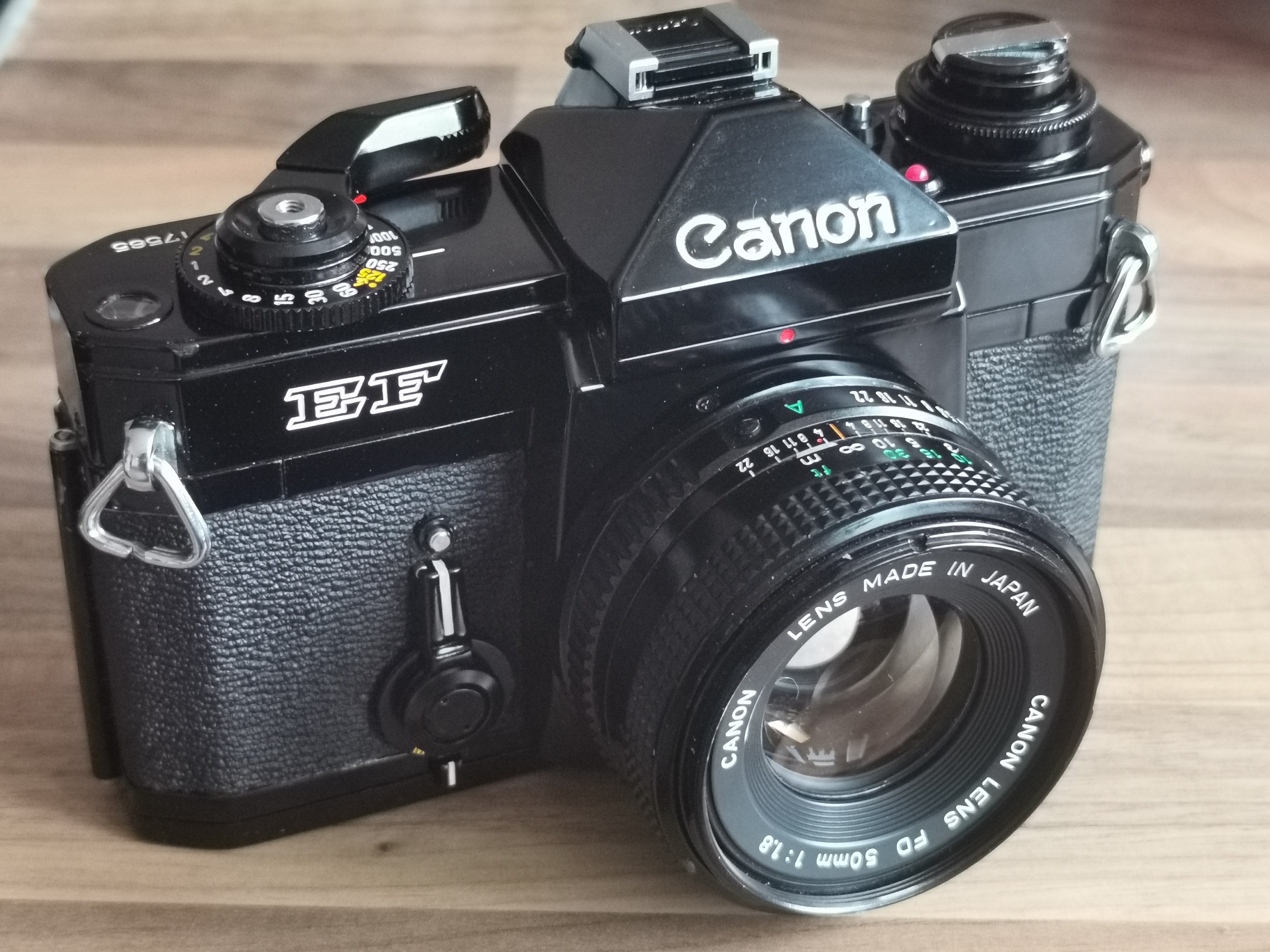 Canon EF Canon EF